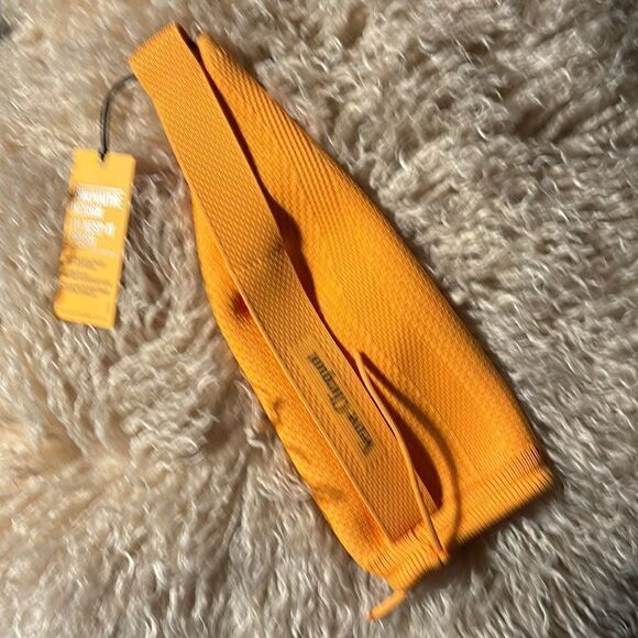 Rare- Veuve Clicquot Yellow Label Champagne Ice Jacket  NWT - Picture 2 of 3